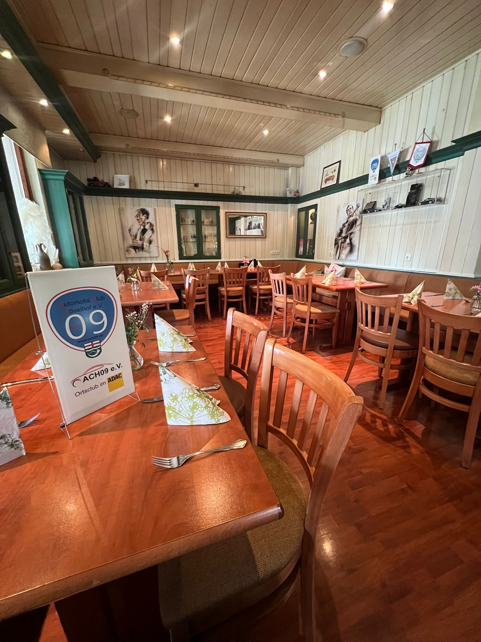 Bistro im Hotel Victoria F&ouml;rster in H&ouml;velhof, Treffpunkt f&uuml;r die Clubabende des Automobil-Clubs H&ouml;velhof